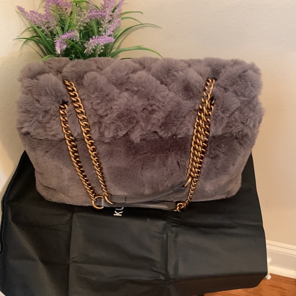 Kurt Geiger London Kensington XXL Quilted Faux Fur Shoulder Bag - Picture 9 of 17